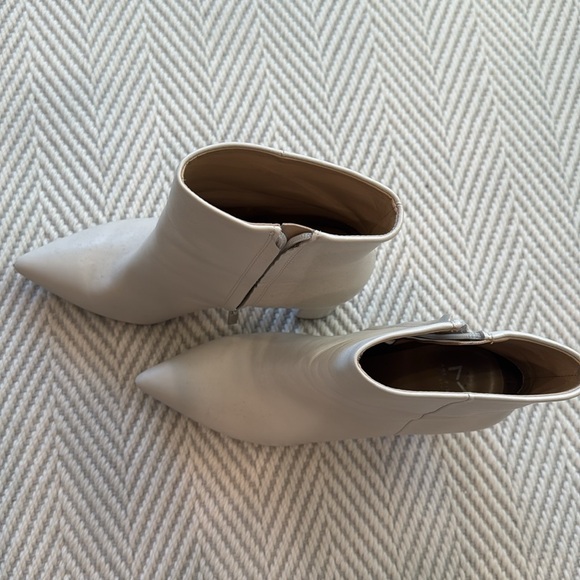 Marc Fisher JARLI POINTY ANKLE BOOTIE - Picture 3 of 8